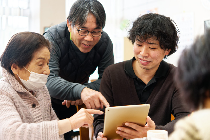 一般的な施設の1.5～2倍のスタッフを配置し、利用者さんとのんびりゆったり